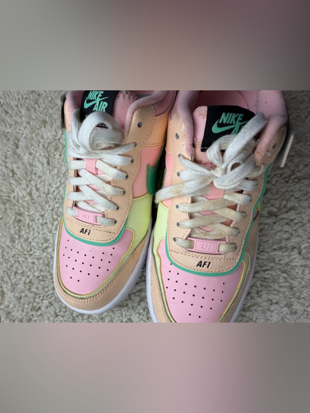 Women’s 8 Nike Air Force 1 Tennis Shoes - Picture 5 of 12